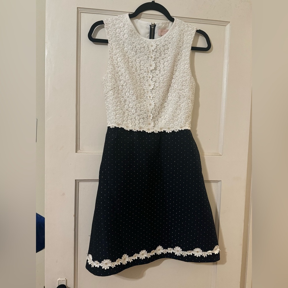 Ted Baker Daisy Shift Dress Size 0 White Embroidered Floral Sleeveless